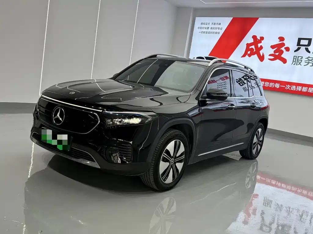 Mercedes-Benz EQB — фото 1