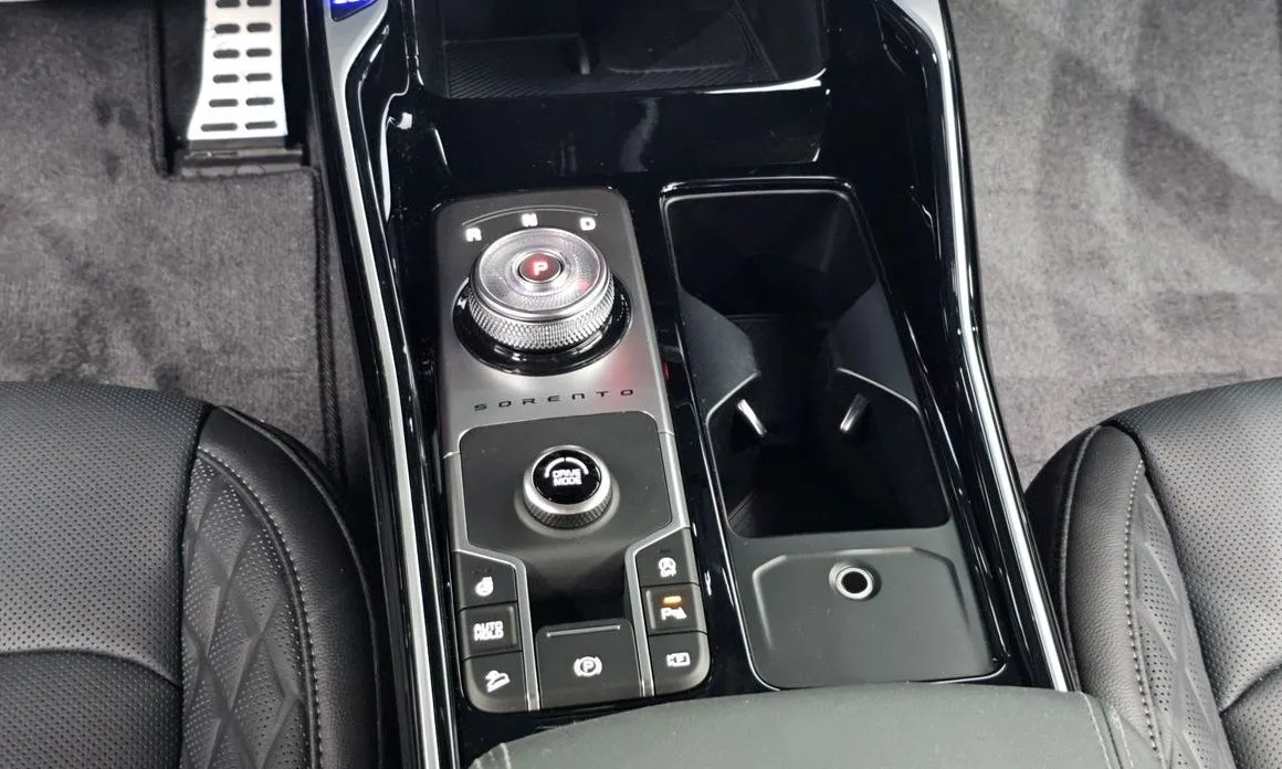 Kia Sorento — фото 6
