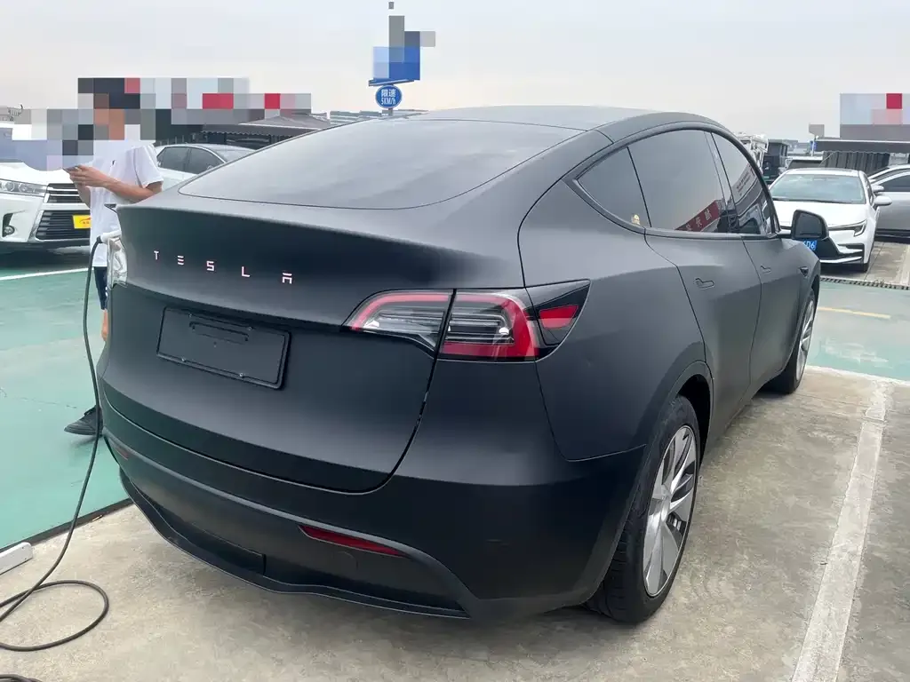 Tesla Model Y — фото 6