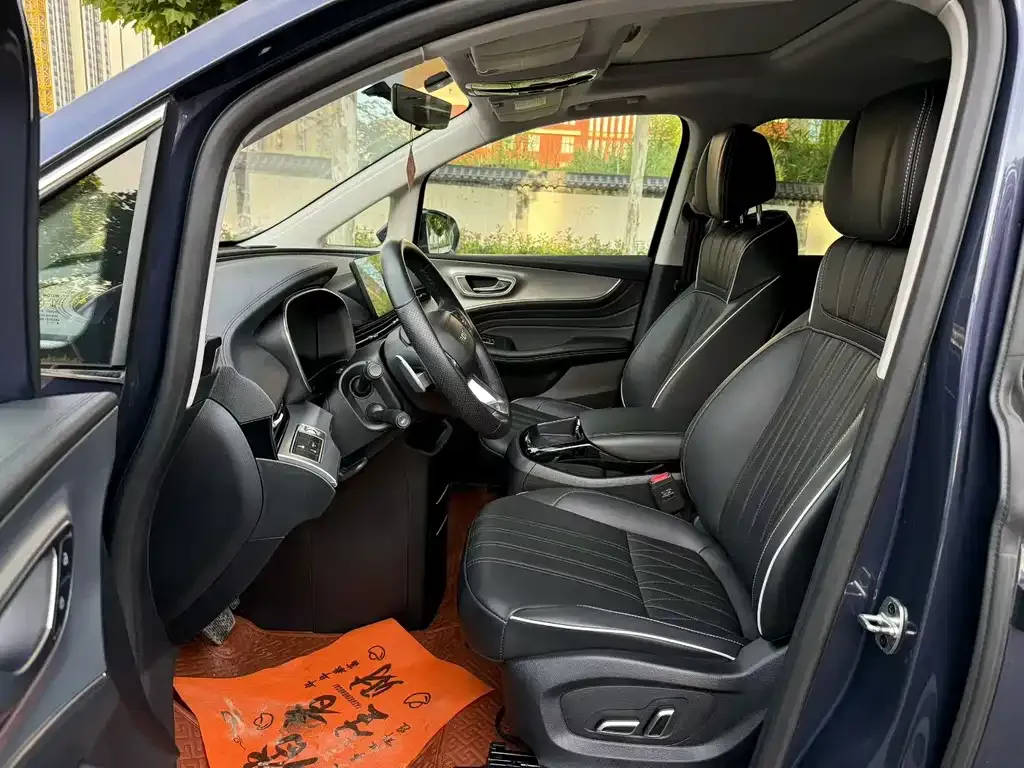 Roewe iMAX8 — фото 4