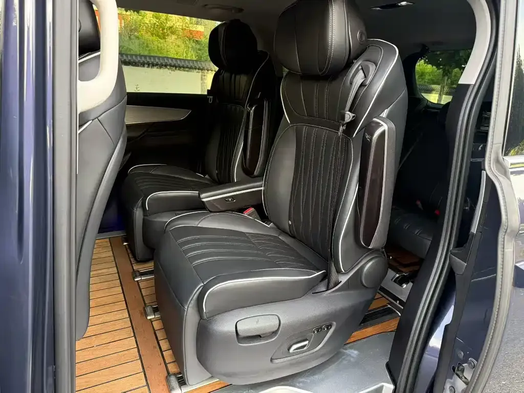 Roewe iMAX8 — фото 3