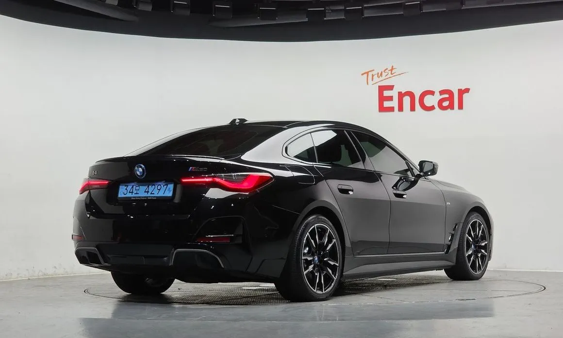 BMW i4 — фото 5