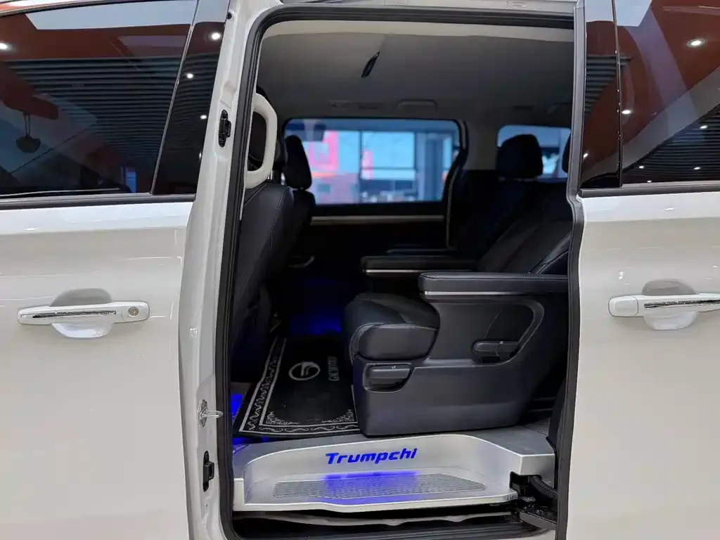GAC Motor Trumpchi M8 — фото 6