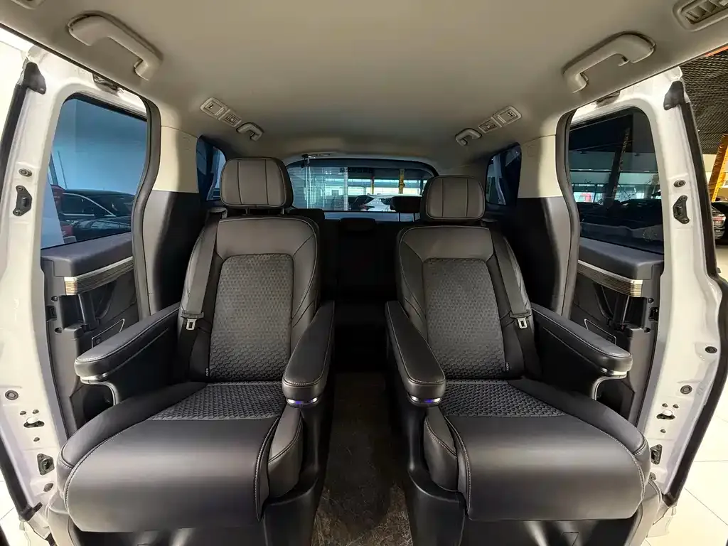 GAC Motor Trumpchi M8 — фото 9