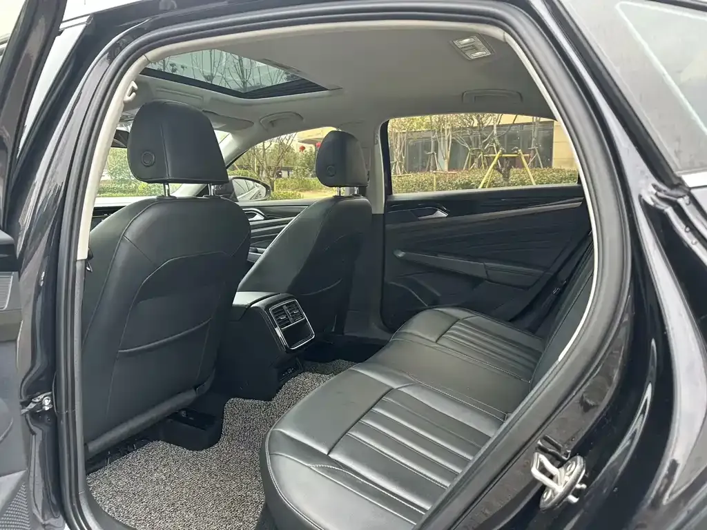 Volkswagen Passat — фото 4