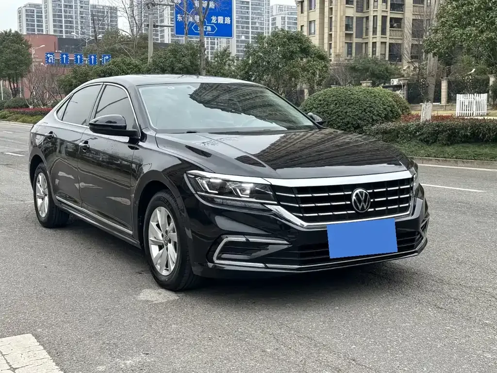 Volkswagen Passat — фото 6