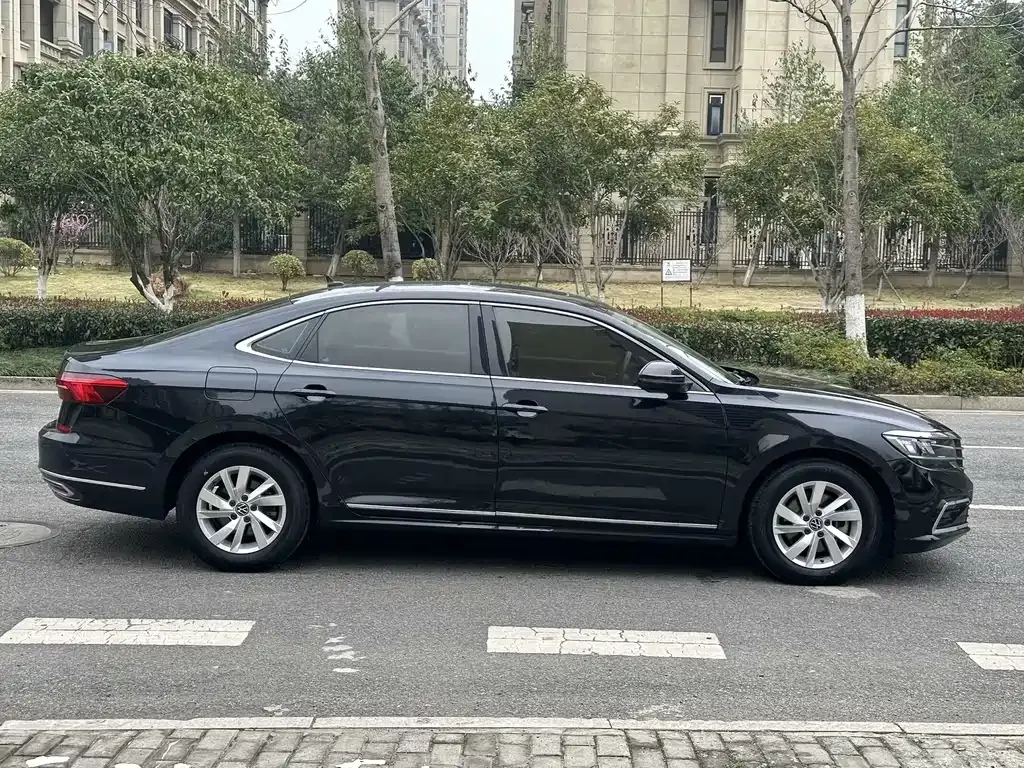 Volkswagen Passat — фото 5