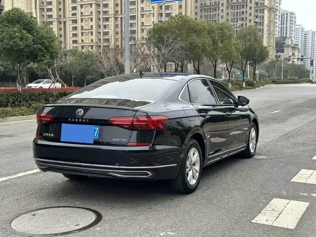 Volkswagen Passat — фото 8
