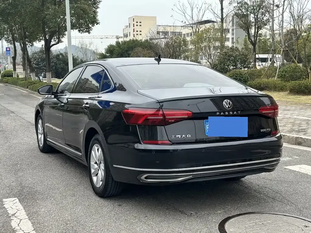 Volkswagen Passat — фото 10