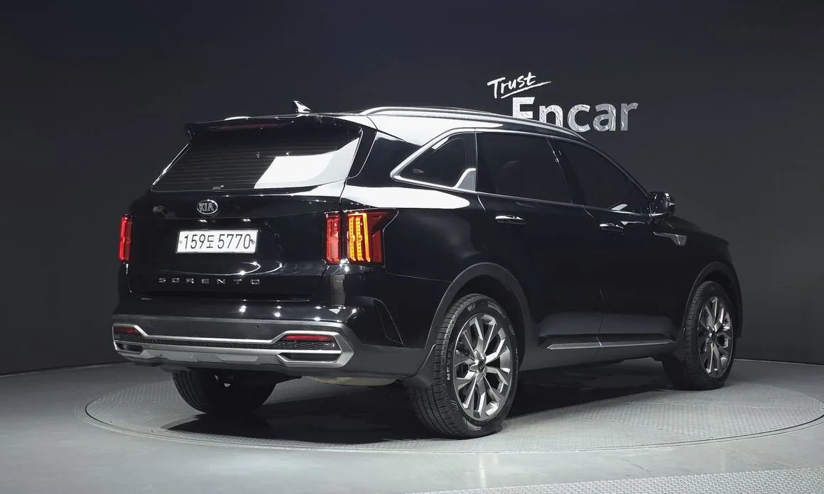 Kia Sorento — фото 8