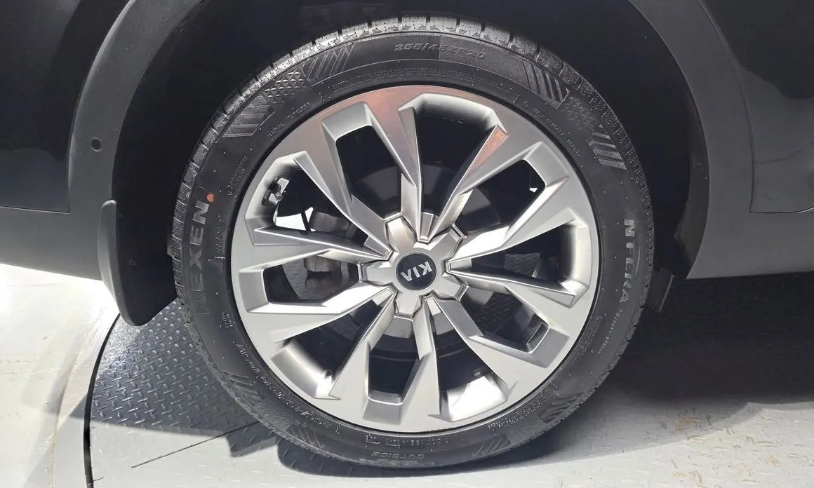 Kia Sorento — фото 10
