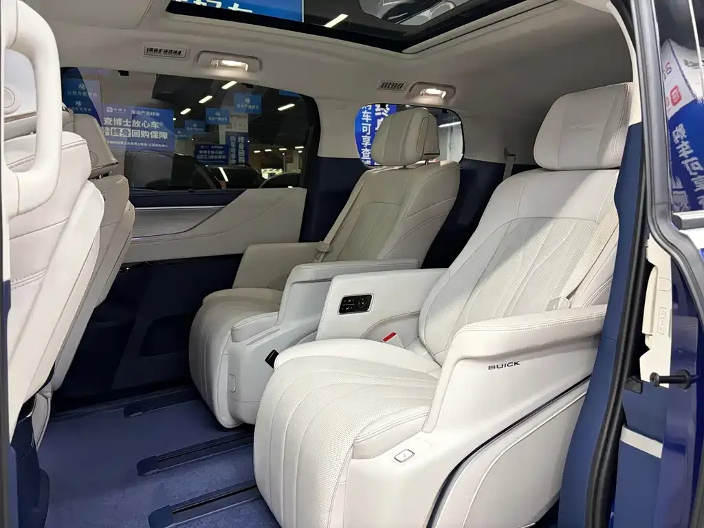 Buick GL8 Hybrid — фото 10