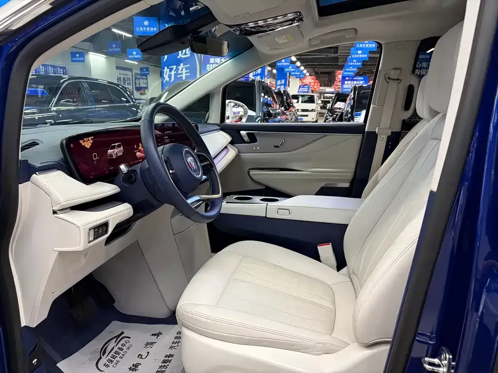 Buick GL8 Hybrid — фото 3