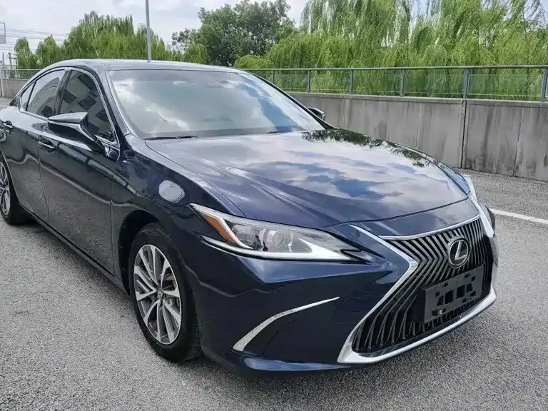 Lexus ES — фото 4