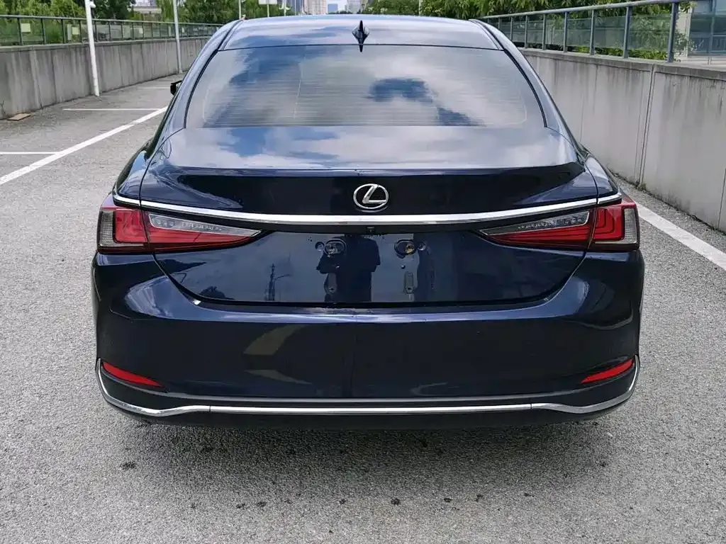 Lexus ES — фото 5