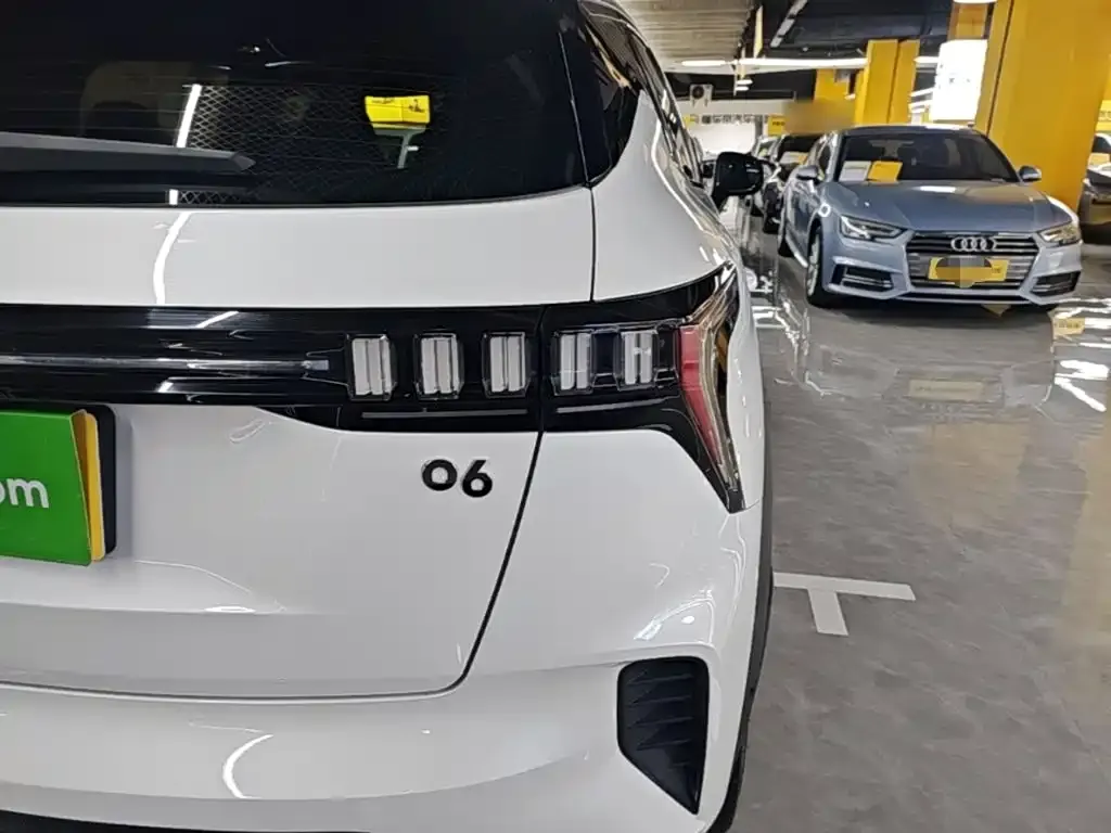 Lynk & Co 06 — фото 5