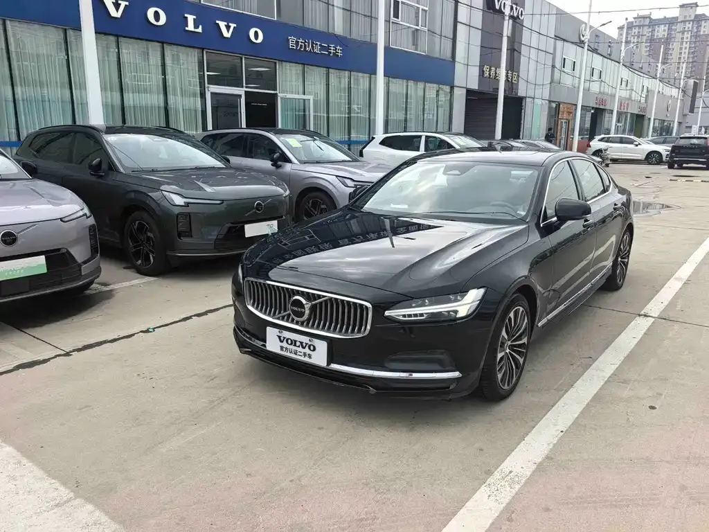 Volvo S90 — фото 1