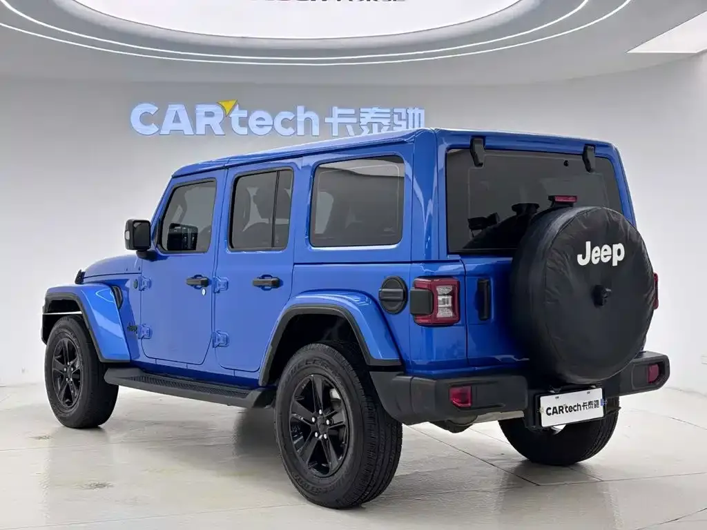 Jeep Wrangler — фото 6