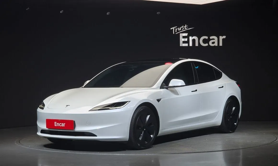 Tesla Model 3 — фото 1