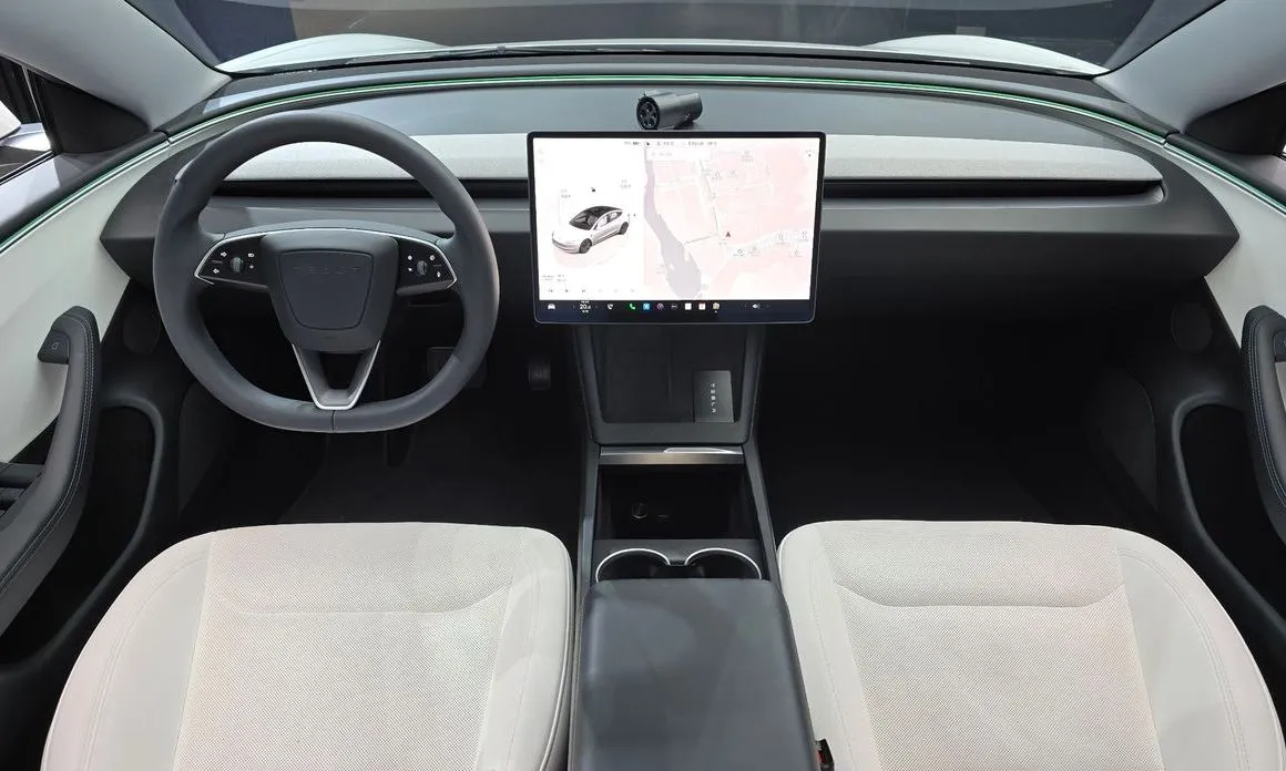 Tesla Model 3 — фото 10