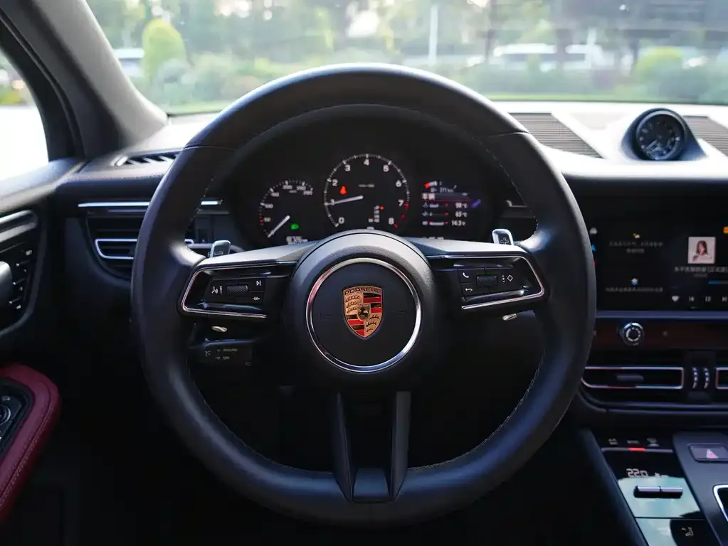 Porsche Macan — фото 8