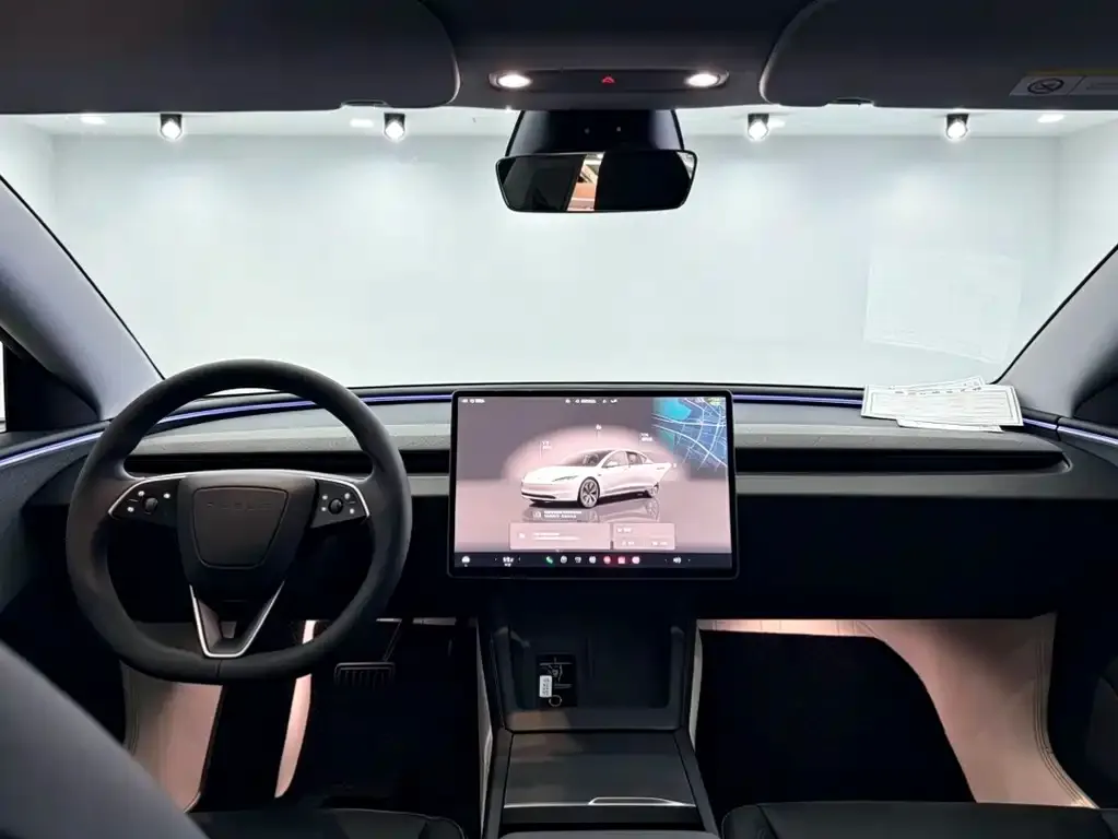 Tesla Model 3 — фото 4