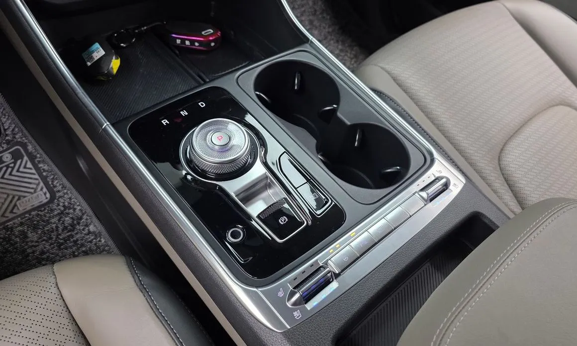 Kia Carnival — фото 10