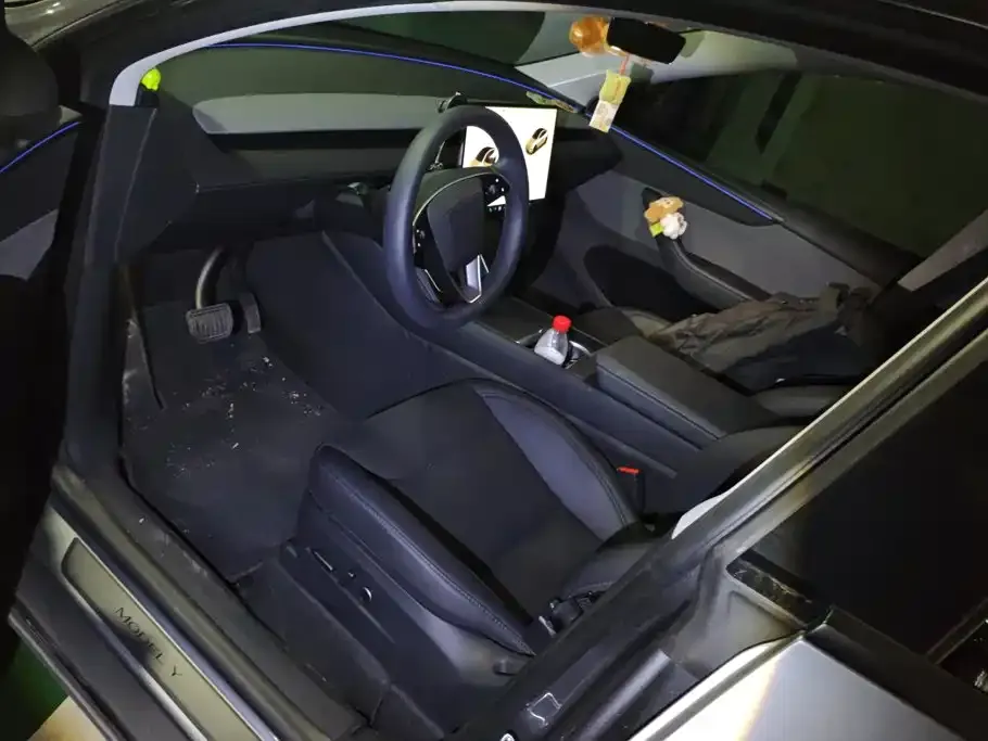 Tesla Model Y — фото 4