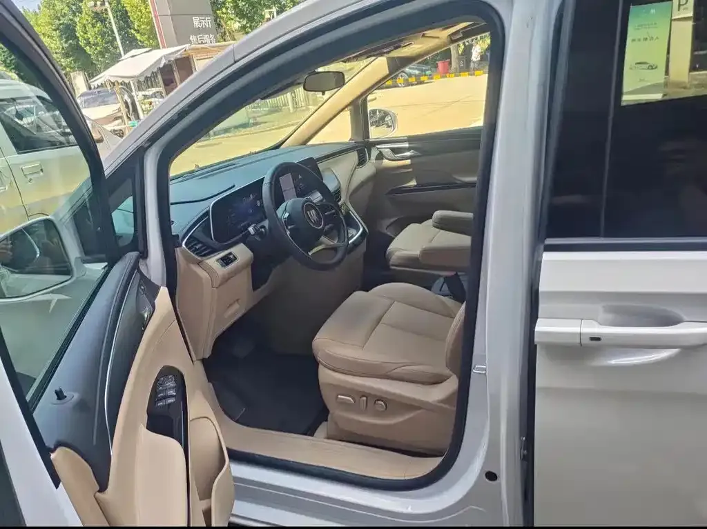 Buick GL8 Hybrid — фото 4