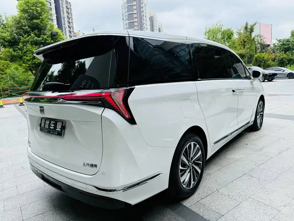 Buick GL8 Hybrid — фото 3