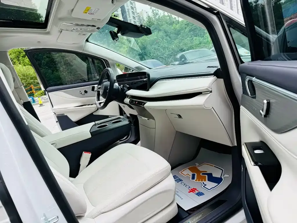 Buick GL8 Hybrid — фото 6