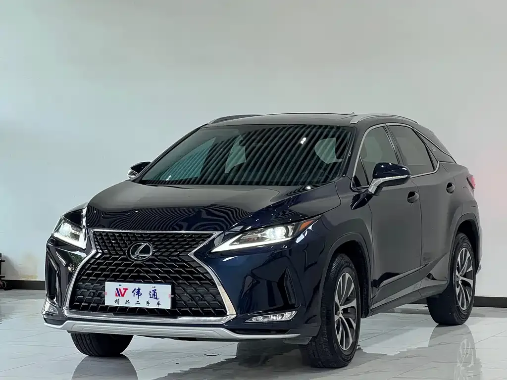 Lexus RX — фото 1