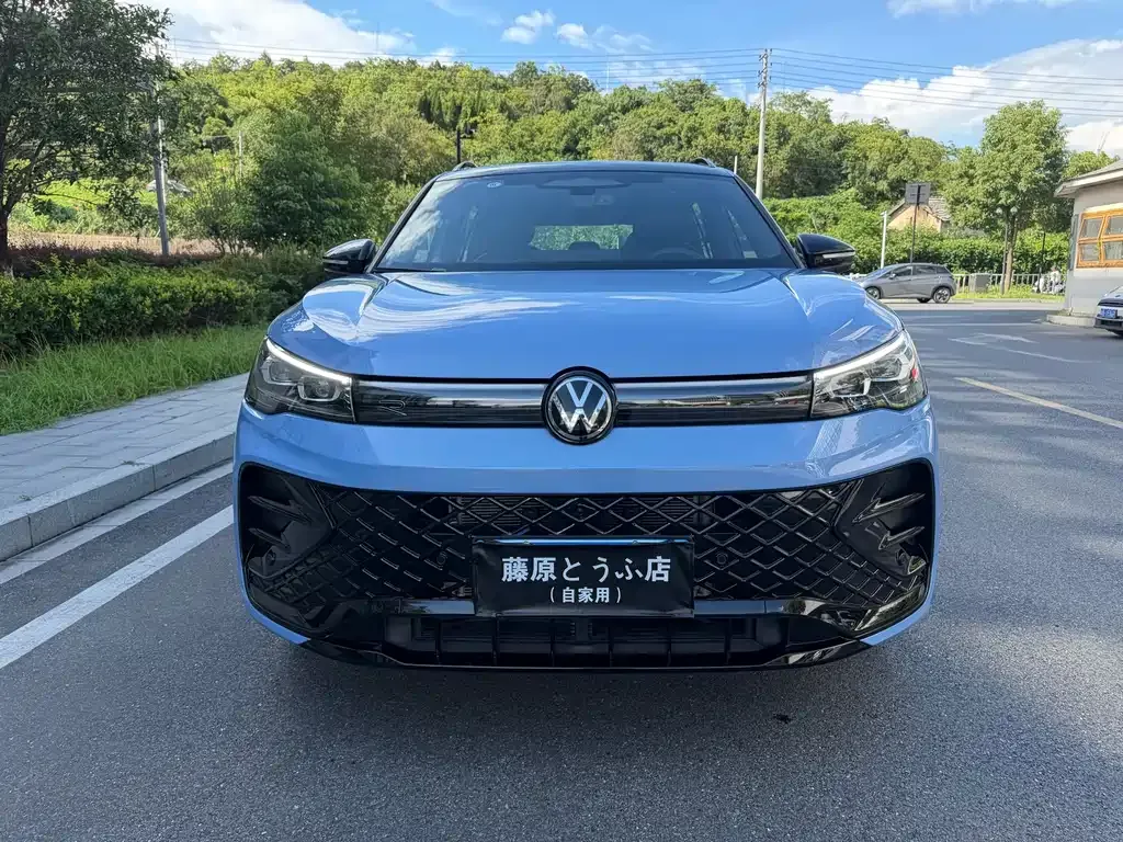 Volkswagen Tiguan L — фото 5