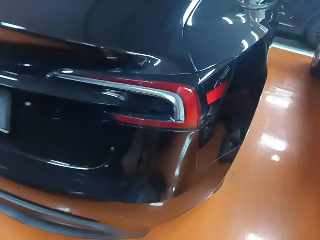 Tesla Model 3 — фото 3
