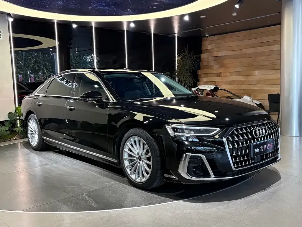 Audi A8 — фото 9