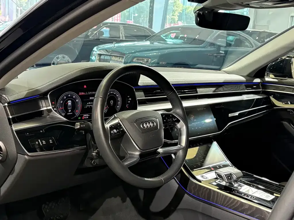 Audi A8 — фото 4