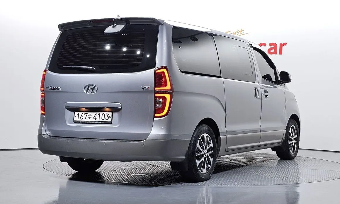 Hyundai Starex — фото 3