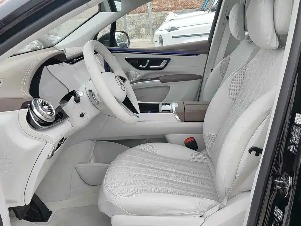 Mercedes-Benz EQS SUV — фото 6