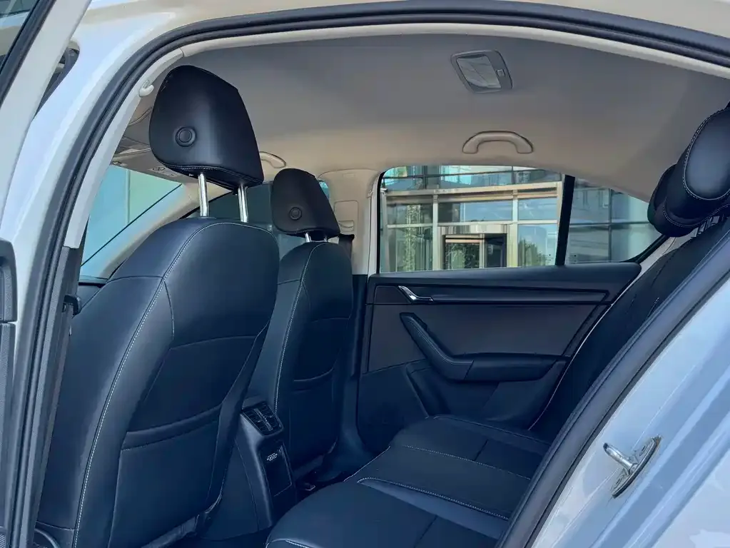 Skoda Octavia — фото 4