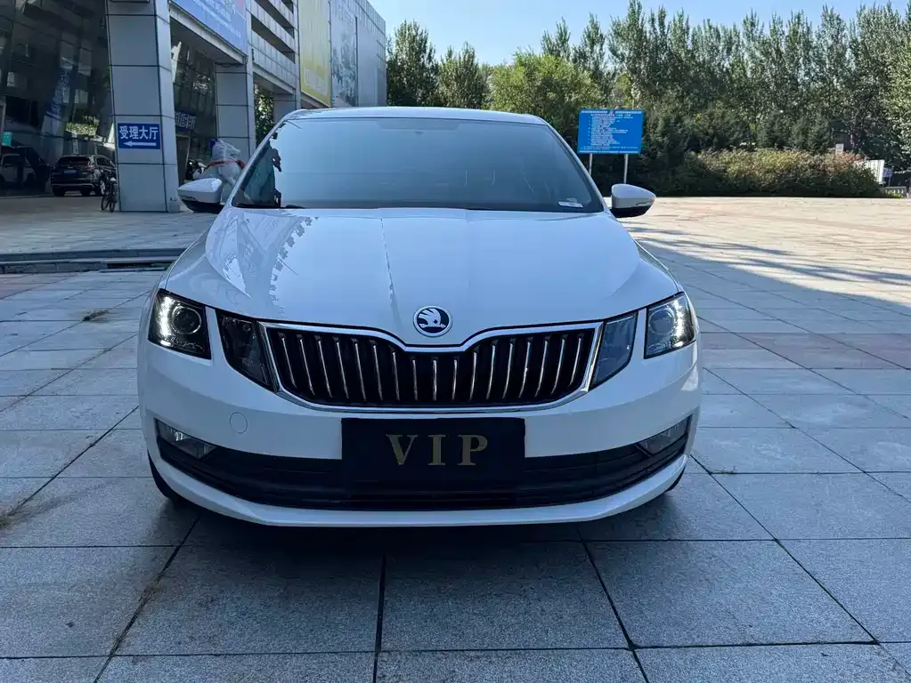 Skoda Octavia — фото 10