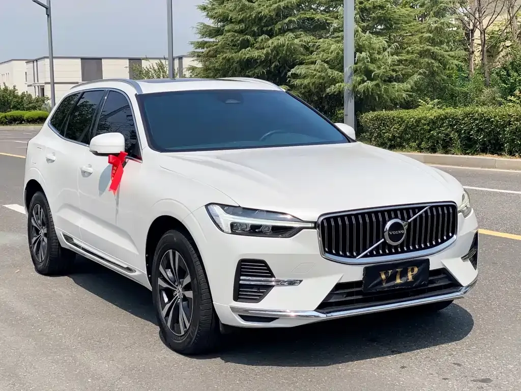 Volvo XC60 — фото 10