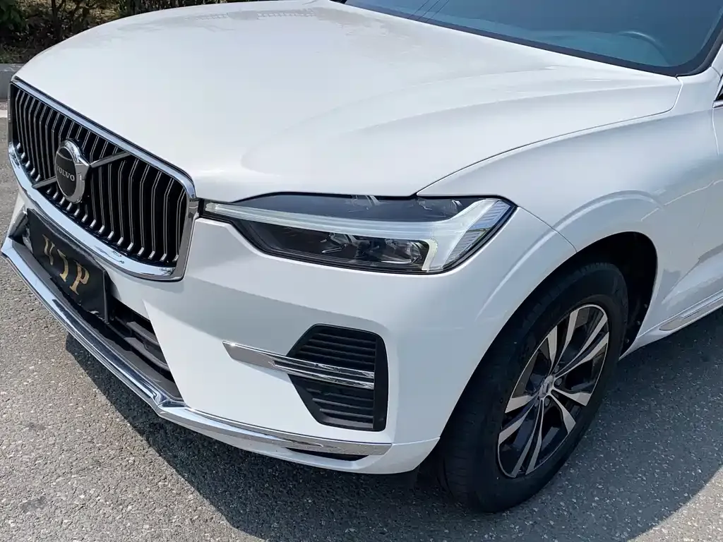 Volvo XC60 — фото 2