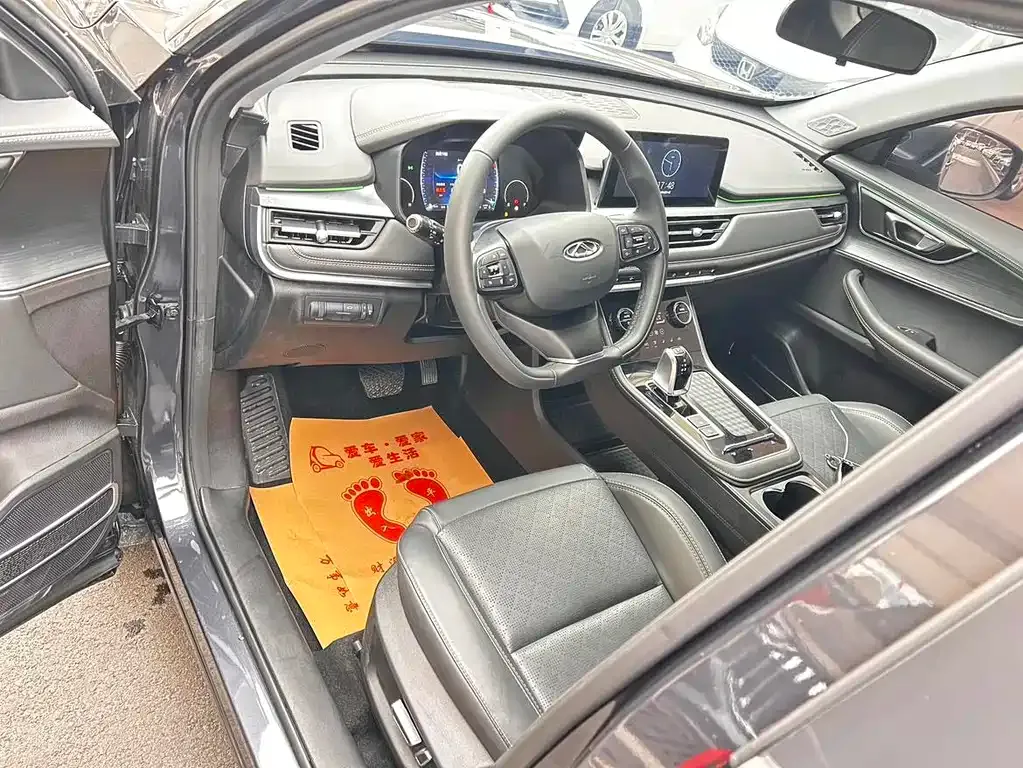 Chery Tiggo 8 — фото 10