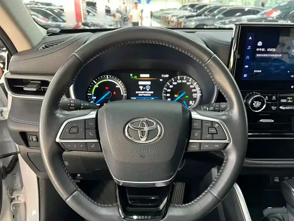 Toyota Highlander — фото 6