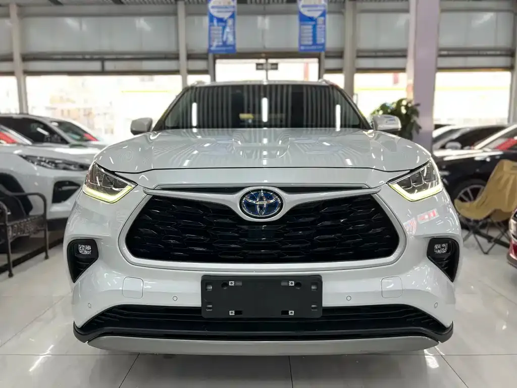 Toyota Highlander — фото 2
