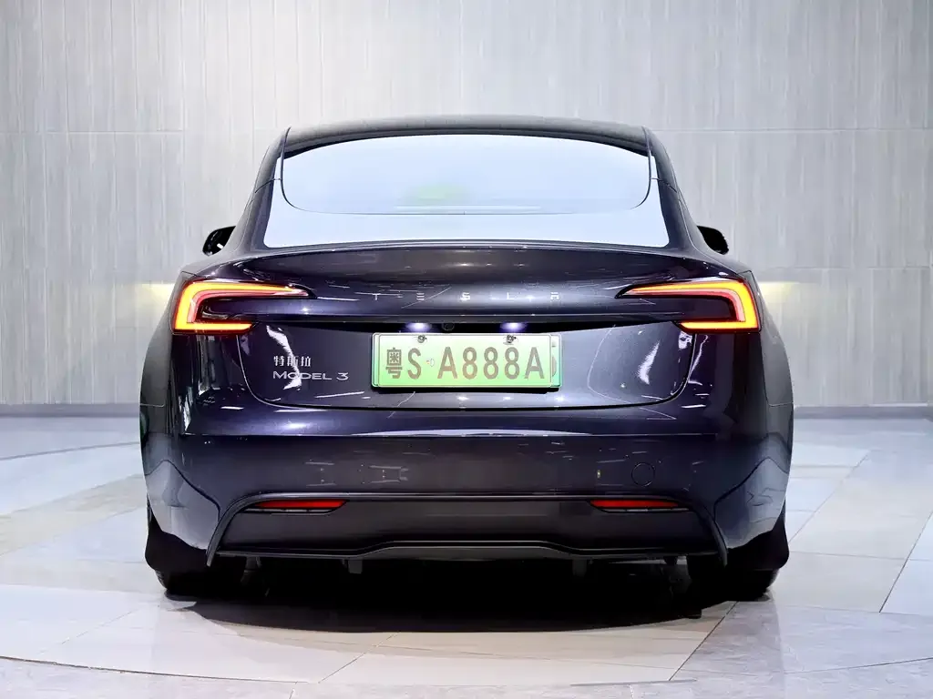 Tesla Model 3 — фото 4