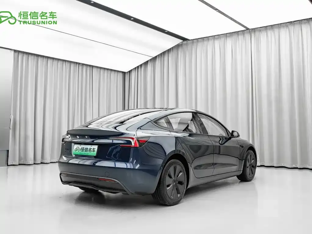 Tesla Model 3 — фото 4