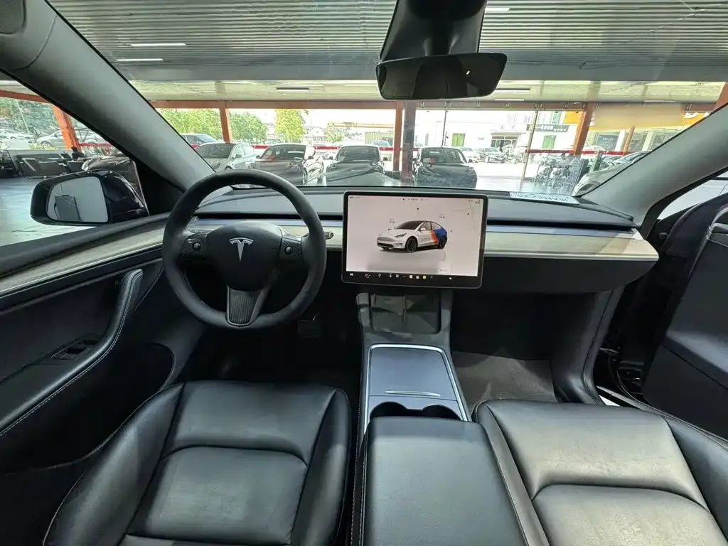 Tesla Model Y — фото 2