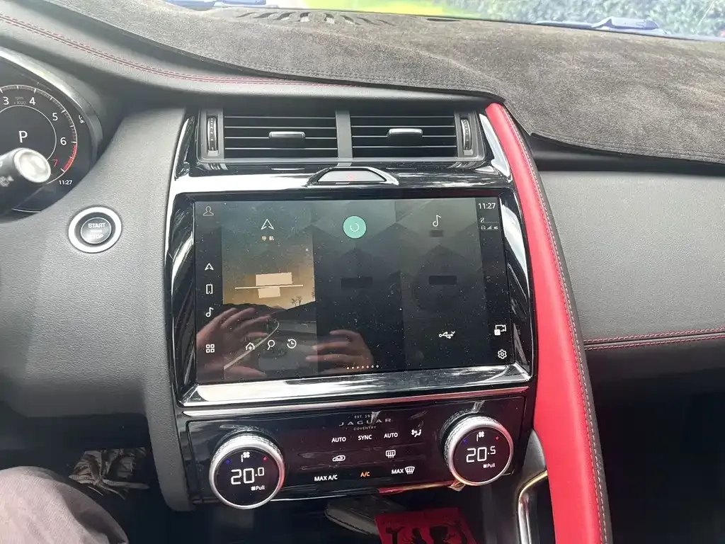 Jaguar E-PACE — фото 3