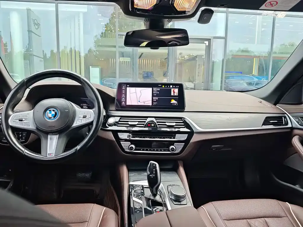 BMW 5 Series New Energy — фото 6